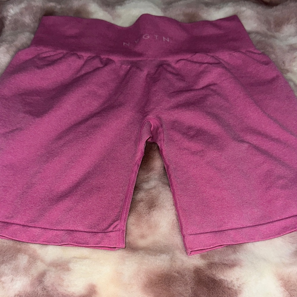 NVGTN Women's Vibrant Pink Bike Shorts